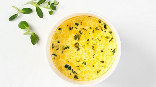 Карри-суп с миксом овощей и фрикадельками из индейки