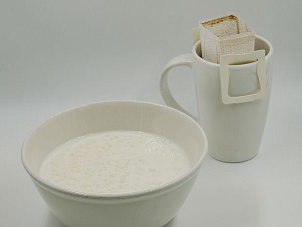 Завтрак с рисовой кашей и дрип-пакетом
