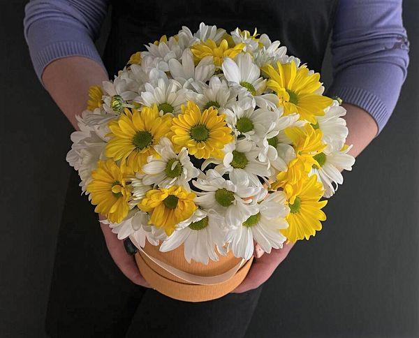 FlowerBox из ярких кустовых хризантем