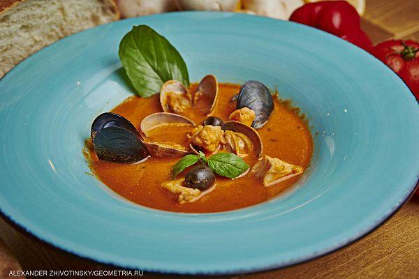 Средиземноморский суп с морепродуктами