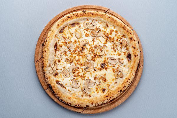 Пицца Грибной жульен с трюфельным маслом