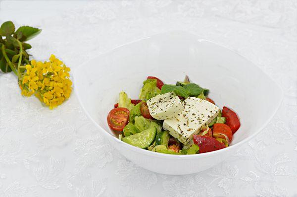 Овощной салат с сыром Фета в прованских травах