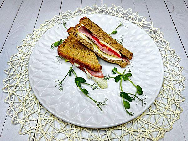 Сэндвич с ветчиной и сыром