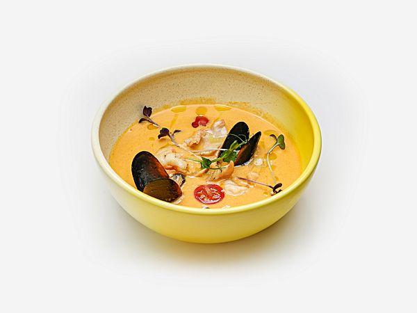 Крем-суп "Ватерзой" из сельдерея и морепродуктов
