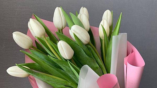 Букет белых тюльпанов 1018