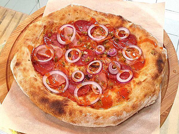 Пицца с салями острая 30 см