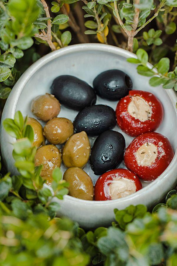 Оливки, маслины, перчики с сыром