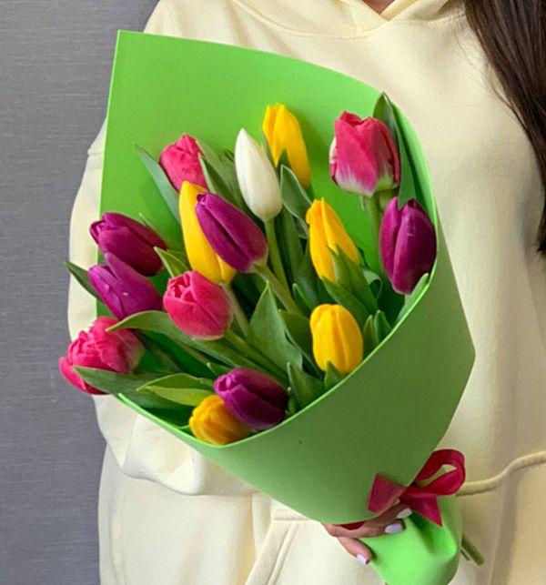 Букет из разноцветных тюльпанов 1020