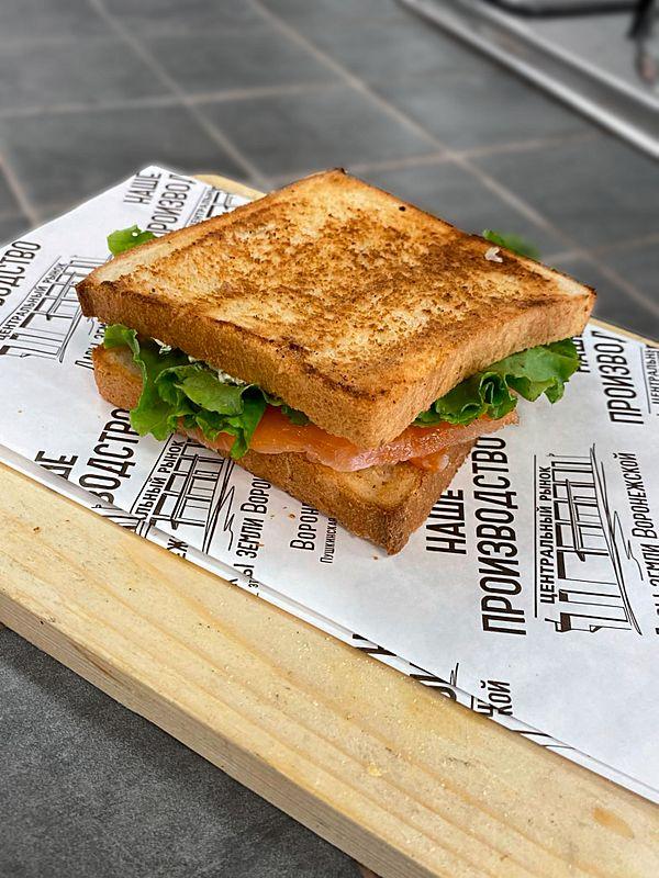Сэндвич-тост с форелью