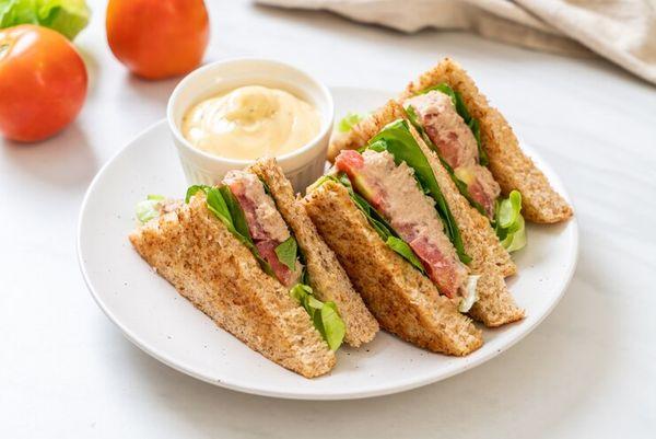 Клаб-сэндвич с тунцом