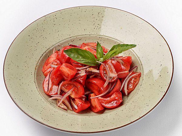Узбекские помидоры с красным луком