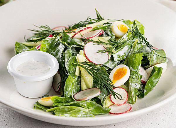 Легкий салат из щавеля