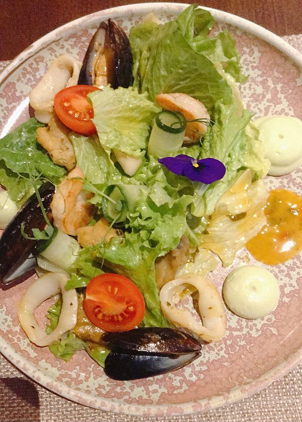 Салат с морепродуктами Фрутти ди Маре