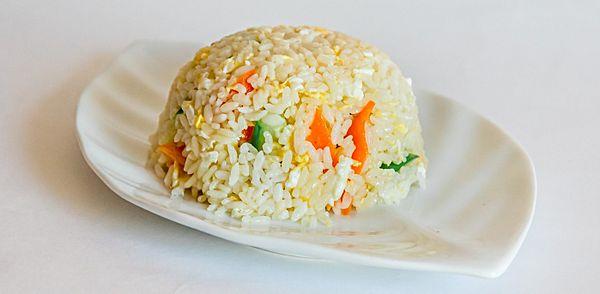 Рис, жаренный с яйцом