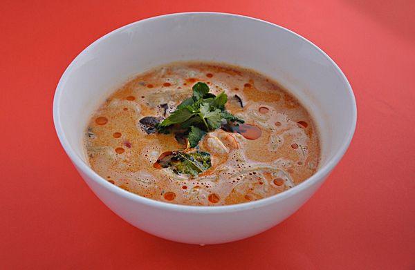 Суп таиландский с креветками